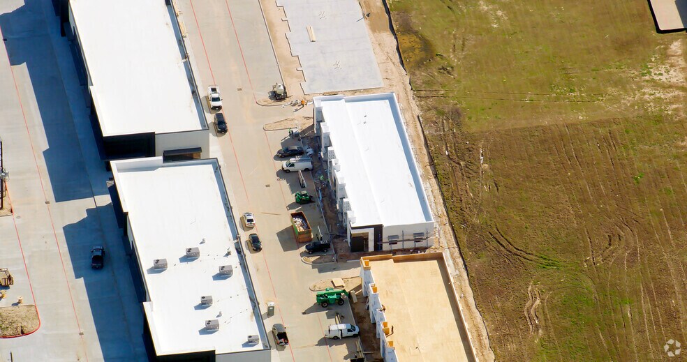 More Photos Of 2723 N Mason Rd, Katy Office For Lease