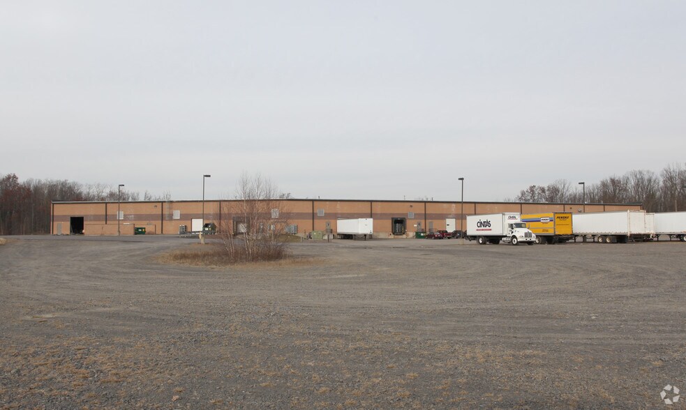 More Photos Of 70 Hillside Dr, Drums Flex For Lease