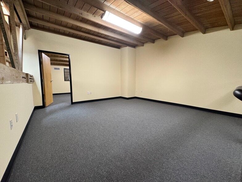 More Photos Of 3608 San Fernando Rd, Glendale Loft Creative Space For Lease