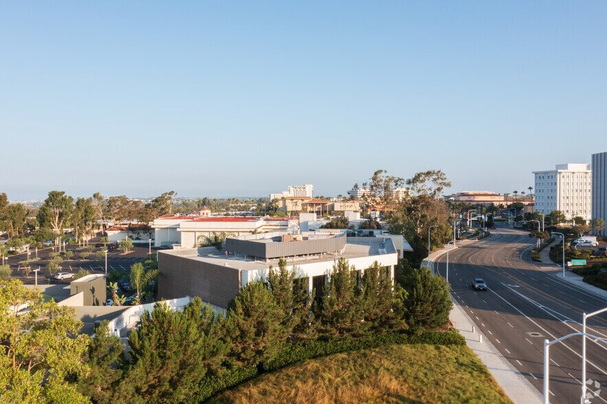 More Photos Of 369 San Miguel Dr, Newport Beach Medical For Lease