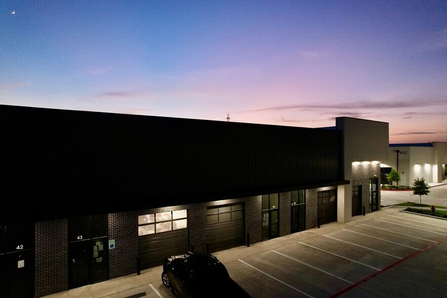 More Photos Of 4231 S Main St, Stafford Storefront Retail Office For Lease