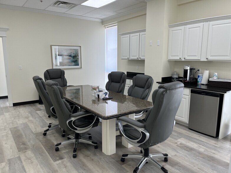 More Photos Of 18960 NE 23rd St, Harrah Freestanding For Lease