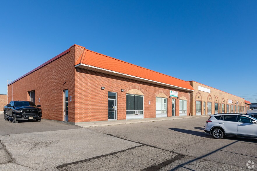 More Photos Of 5510 Ambler Dr, Mississauga Warehouse For Lease
