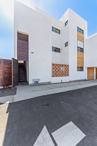 More Photos Of 21 Lalo Way, Tucson Multifamily For Sale