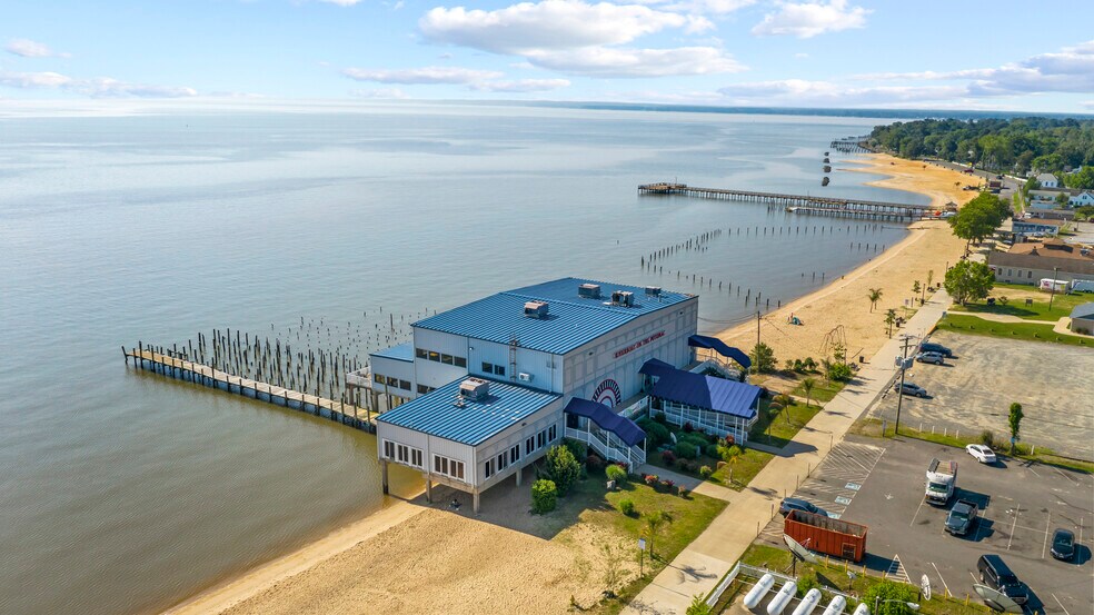 More Photos Of 30 Colonial Ave, Colonial Beach Hotel For Sale