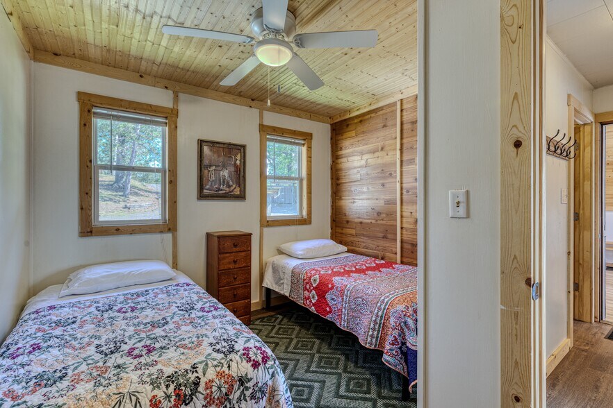 More Photos Of 8372 E Flowage Ln, Gordon Multifamily For Sale