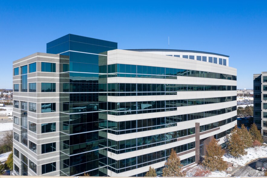 More Photos Of 3005 Highland Pky, Downers Grove Office For Lease