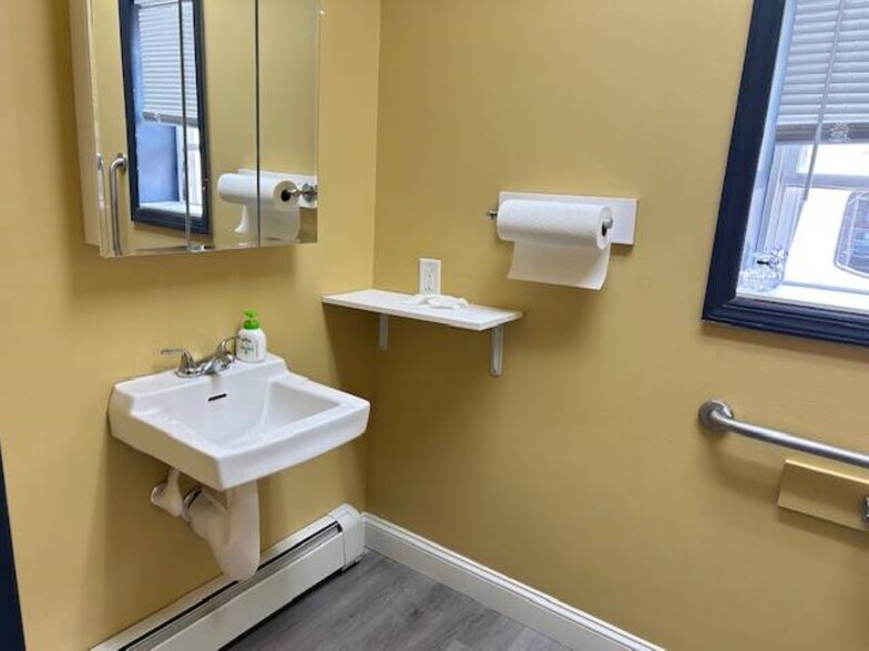 More Photos Of 1460-1462 Nepperhan Ave, Yonkers Storefront Retail Residential For Lease