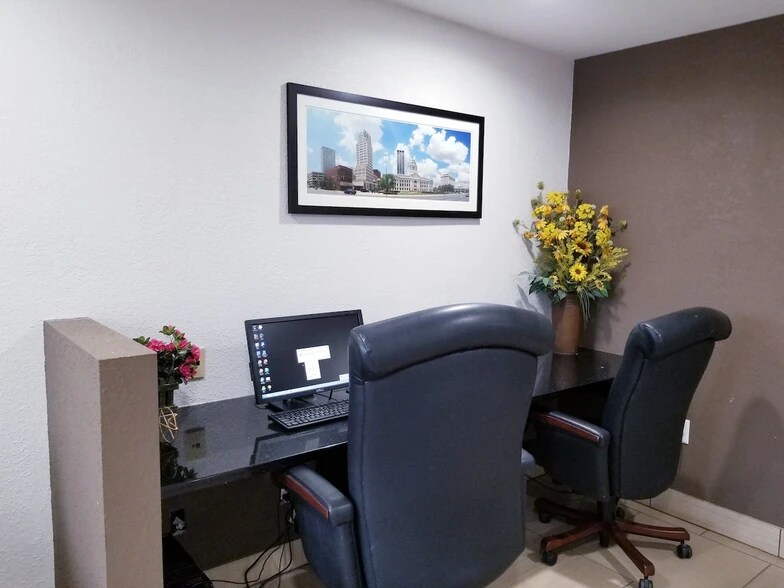 More Photos Of 5710 Challenger Pky, Fort Wayne Hotel For Sale