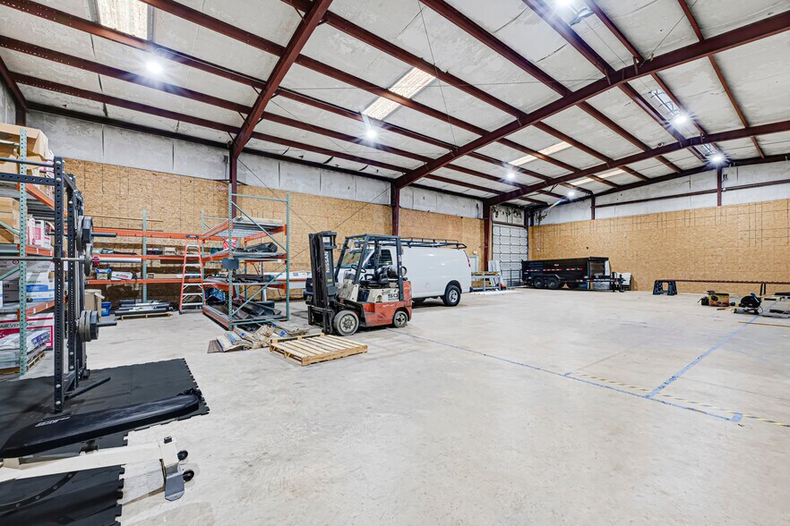 More Photos Of 1106 Witter St, Pasadena Industrial For Sale