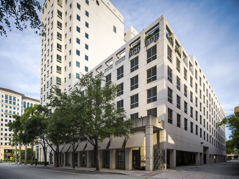 More Photos Of 2800 Ponce de Leon Blvd, Coral Gables Office For Lease