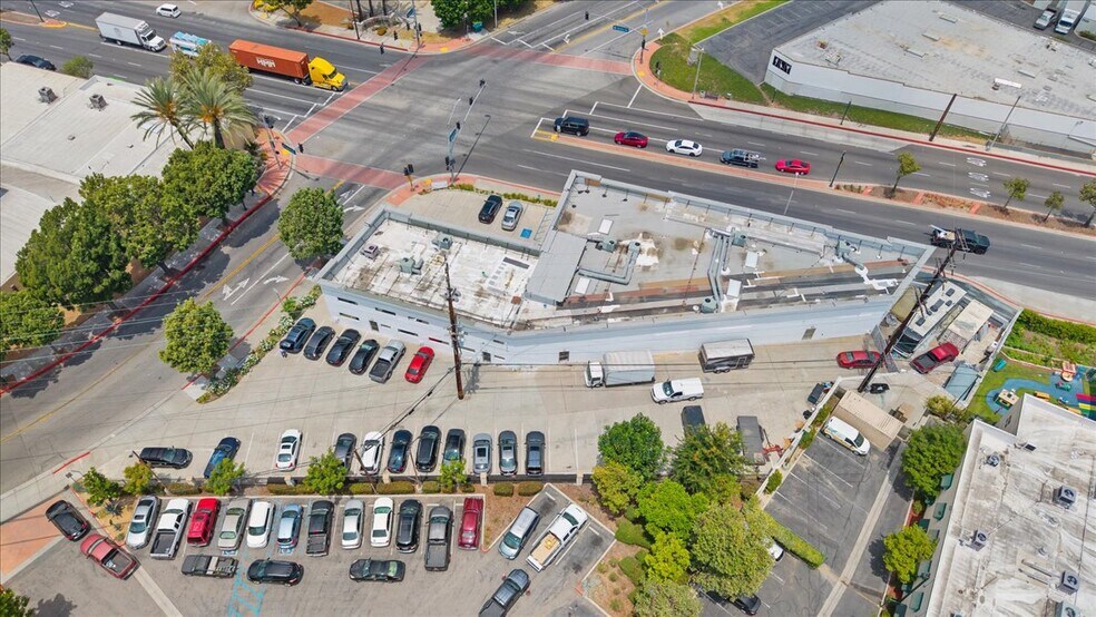 More Photos Of 6730 E Florence Ave, Bell Gardens Service For Sale