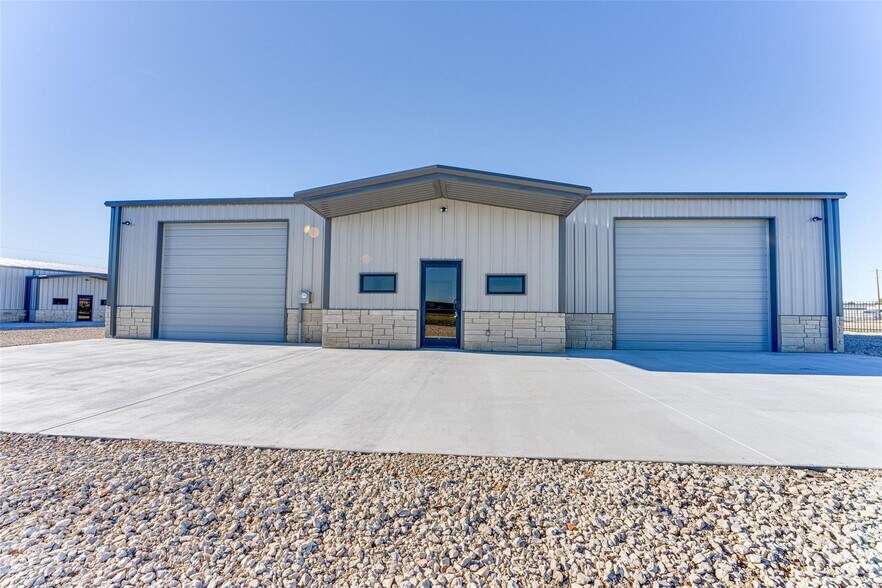 Primary Photo Of 3406 Interstate 30 W, Caddo Mills Flex For Lease