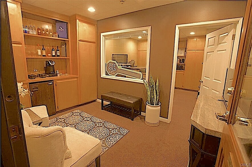 More Photos Of 6738 Greenleaf Ave, Whittier Storefront Retail Office For Sale