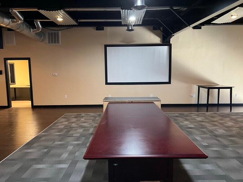 More Photos Of 230 Industrial Park Rd, Baldwin Warehouse For Lease