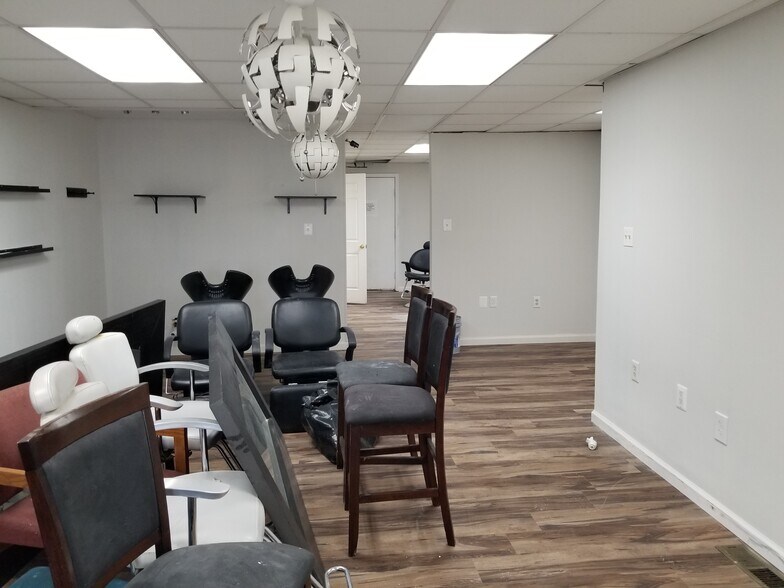 More Photos Of 4700 Stamp Rd, Marlow Heights General Retail For Lease