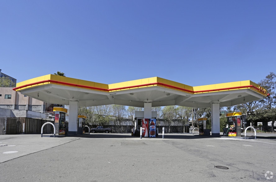 More Photos Of 105 5th St, Oakland Service Station For Sale