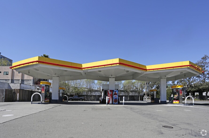 More Photos Of 105 5th St, Oakland Service Station For Sale