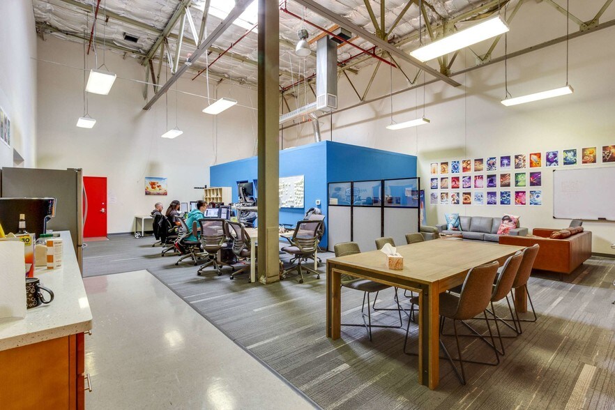 More Photos Of 1933 Davis St, San Leandro Storefront Retail Office For Lease