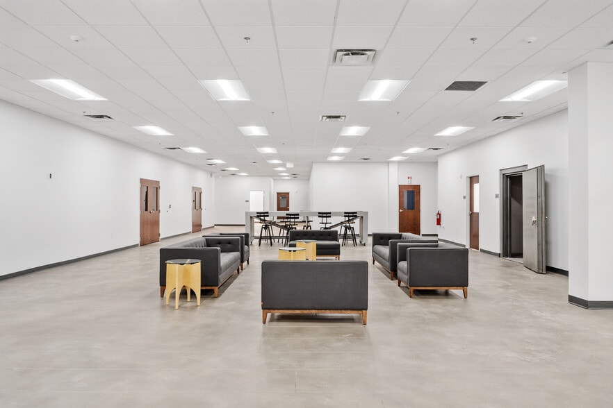 More Photos Of 302 Parker Dr, Beaufort Manufacturing For Sale