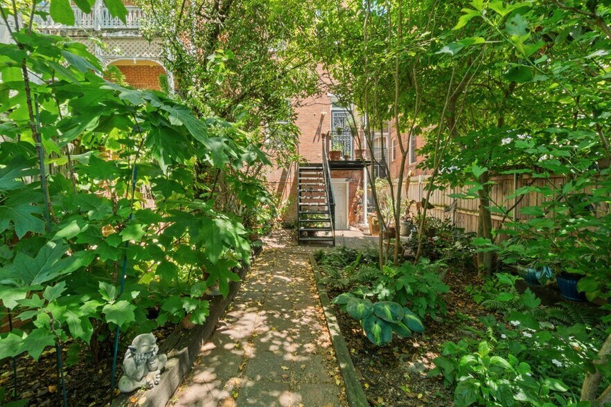 More Photos Of 1728 Bolton St, Baltimore Apartments For Sale
