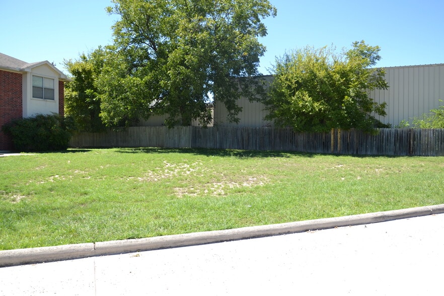 Primary Photo Of 100 Shady River Dr, Junction Apartments For Sale