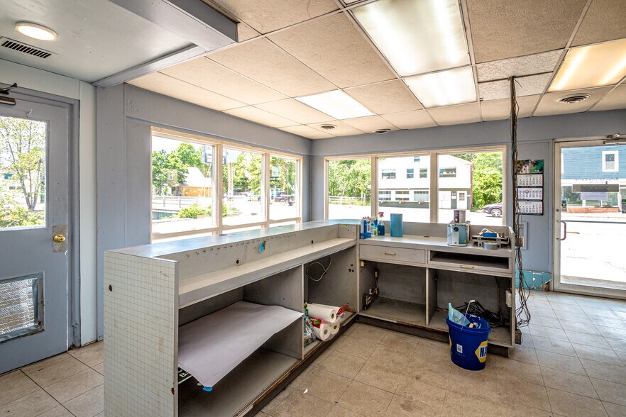 More Photos Of 45 Main St, Conway Auto Repair For Sale