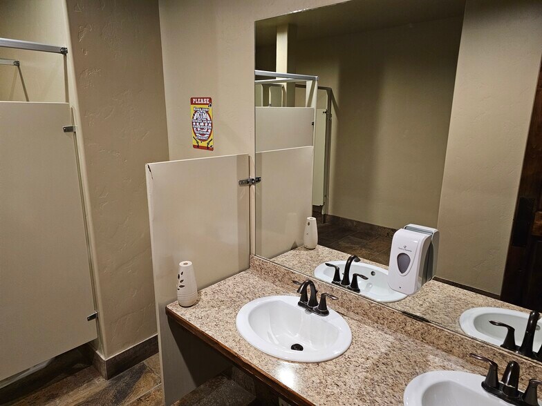 More Photos Of 58 N 1100 W, Payson Flex For Sale