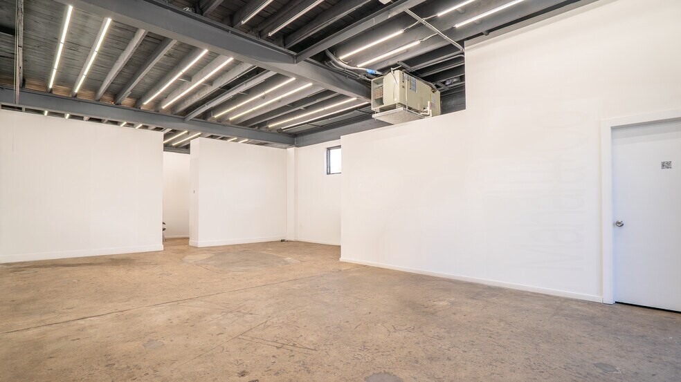 More Photos Of 230 NW 71st St, Miami Warehouse For Sale