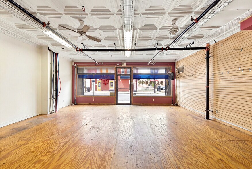 More Photos Of 272 Broadway, Bethpage General Retail For Sale