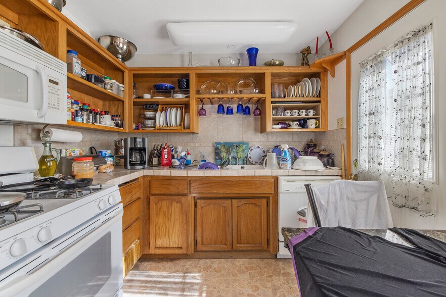 More Photos Of 909 E Noble Ave, Visalia Multifamily For Sale