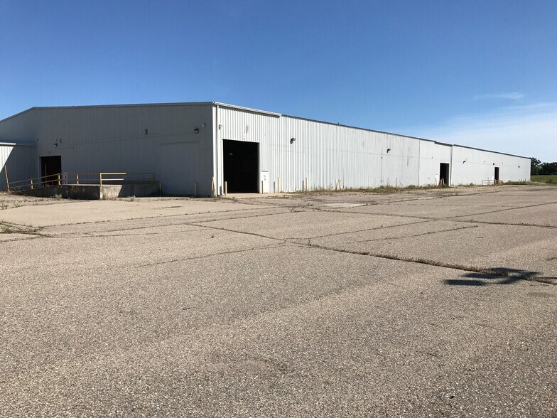 More Photos Of 3249 S County Road 45, Owatonna Warehouse For Lease