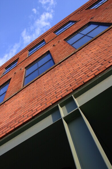More Photos Of 830 N Summit St, Toledo Office For Lease
