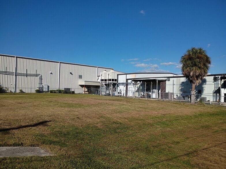 More Photos Of 8220 Leo Kidd Ave, Port Richey Warehouse For Sale