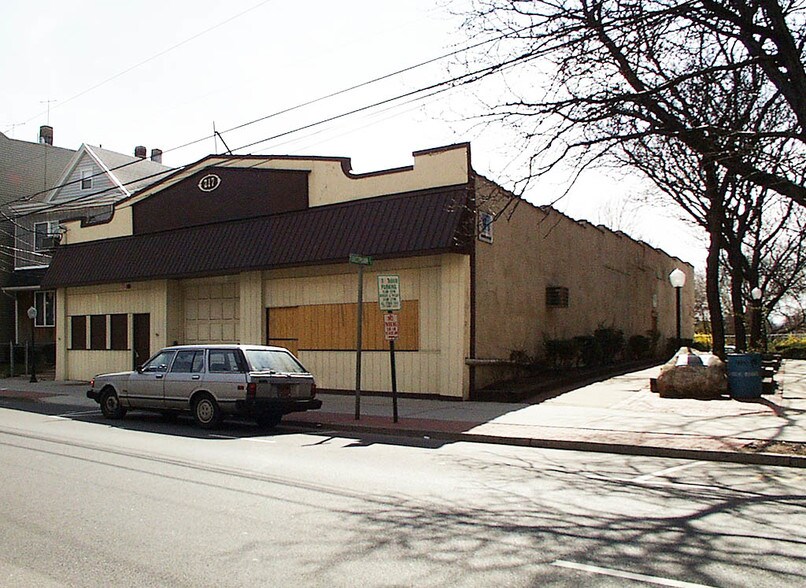More Photos Of 217 Parker Ave, Clifton Light Distribution For Sale