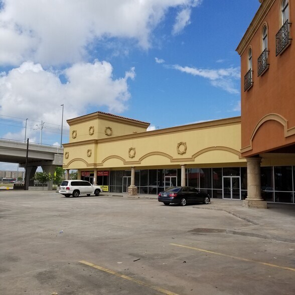More Photos Of 6215 Harrisburg Blvd, Houston Storefront Retail Office For Sale