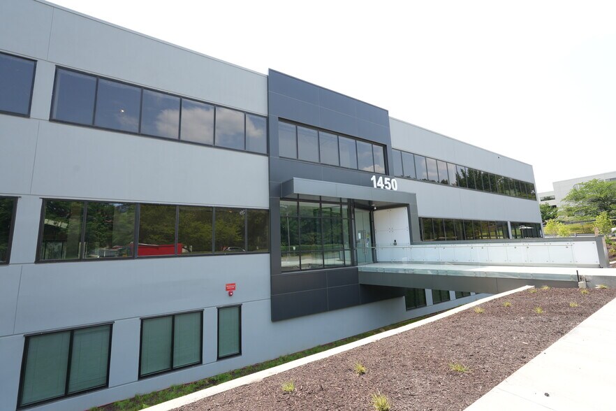 More Photos Of 1450 Research Blvd, Rockville Office For Lease
