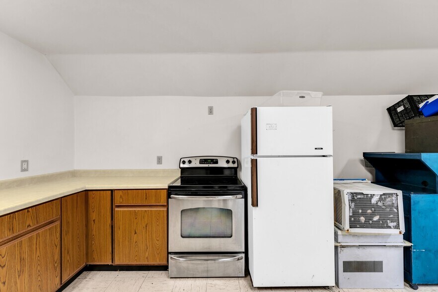More Photos Of 6101 Lyons St, Burlington Lodge Meeting Hall For Sale