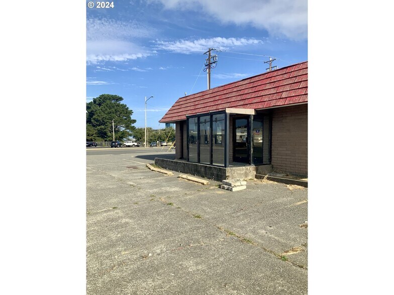 More Photos Of 29565 Ellensburg Ave, Gold Beach Fast Food For Sale