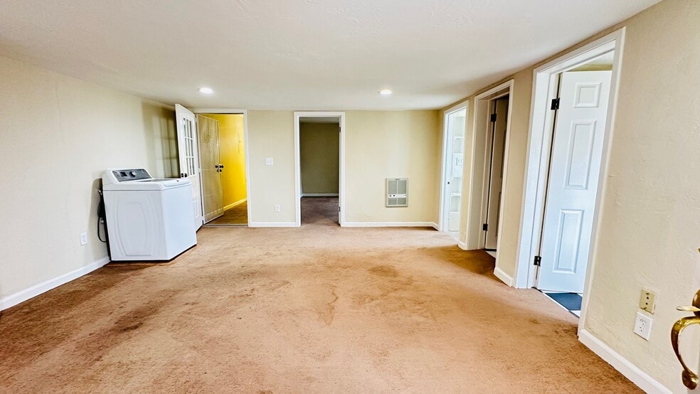 More Photos Of 2809-2815 Macdonald Ave, Richmond Office For Sale