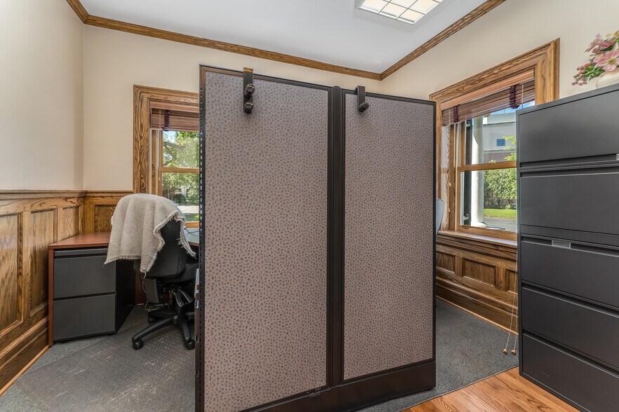 More Photos Of 1 Main St, Flemington Office For Sale