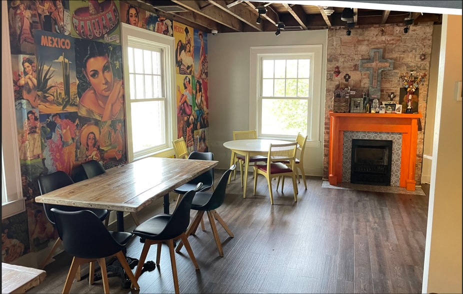 More Photos Of 6112 Montgomery Rd, Cincinnati Restaurant For Lease