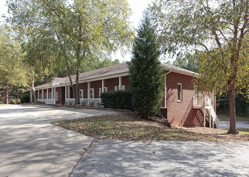 Primary Photo Of 115 Huntington Park Dr, Fayetteville Medical For Sale