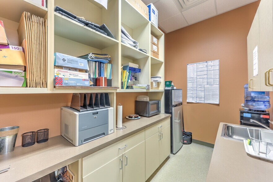 More Photos Of 2850 S Jones Blvd, Las Vegas Office For Sale