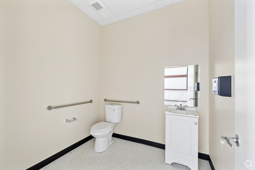 More Photos Of 12338 Spring Cypress Rd, Tomball Unknown For Lease