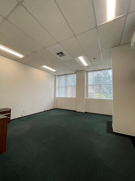 More Photos Of 11819 Goldring Rd, Arcadia Warehouse For Lease