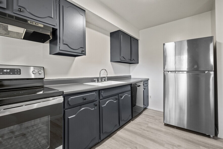 More Photos Of 341 E Loula St, Olathe Apartments For Sale