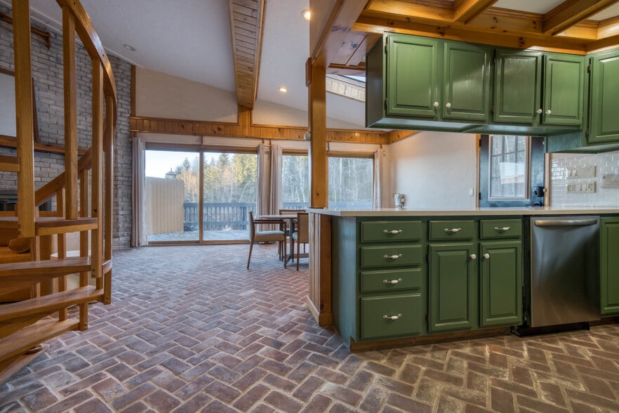 More Photos Of 218 NY-296, Windham Hotel For Sale