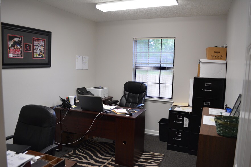 More Photos Of 3213 Executive Park Cir, Mobile Office For Sale