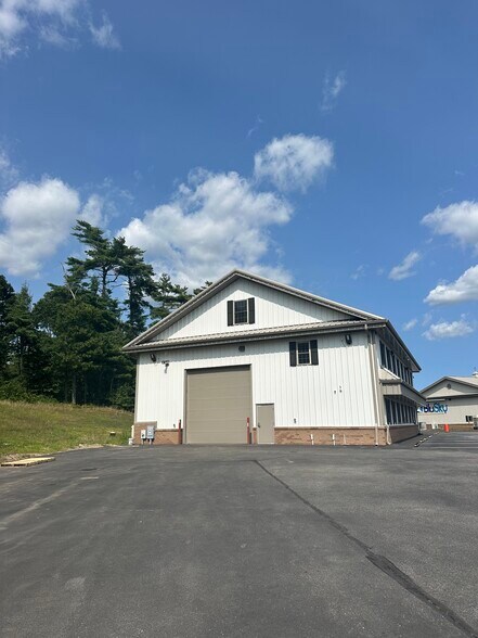 More Photos Of 6 Commerce Way, Carver Light Distribution For Lease